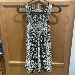 INC MEDIUM SLEEVELESS